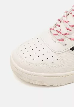 Friboo Sneakers Hoog - Off White 11 Friboo Sneakers Hoog - Off White -Friboo Groot Warenhuis 0aa73f259caf4fc9b6e9578882fa4b11