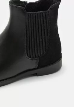 Friboo Leather - Korte Laarzen - Black 11 Friboo Leather - Korte Laarzen - Black -Friboo Groot Warenhuis 13515217c26443ab8cbbd9824fdfd10b