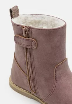 Friboo Korte Laarzen - Mauve -Friboo Groot Warenhuis 2cf79a2ca0dd4bf6a12888f3821e50e9