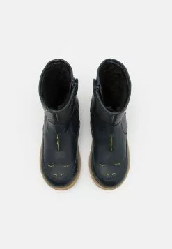 Friboo Leather - Korte Laarzen - Dark Blue 9 Friboo Leather - Korte Laarzen - Dark Blue -Friboo Groot Warenhuis 39b426ea38944faa868702f53b28d115