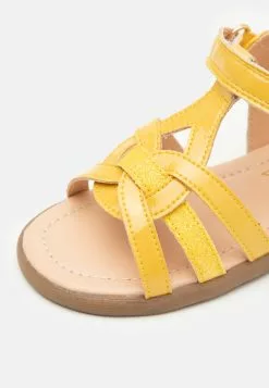 Friboo Sandalen - Yellow 11 Friboo Sandalen - Yellow -Friboo Groot Warenhuis 3b63bc3f180f4619a75308849ff8cd55