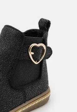 Friboo Korte Laarzen - Black 11 Friboo Korte Laarzen - Black -Friboo Groot Warenhuis 479aef6e2d0346e7bcb0456f4e766a74