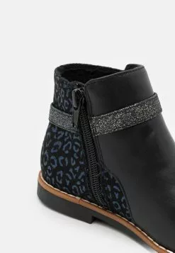 Friboo Korte Laarzen - Black -Friboo Groot Warenhuis 7d767966693e4311a728be103567eb45