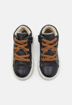 Friboo Leather - Sneakers Hoog - Dark Blue -Friboo Groot Warenhuis 8291fb24760d45fb81ec72c1e92d4ead