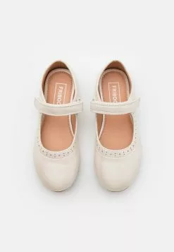 Friboo Ballerina'S - White 9 Friboo Ballerina'S - White -Friboo Groot Warenhuis 86ee6dbb941746ca8c269f7e8502e56b