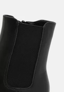 Friboo Korte Laarzen - Black -Friboo Groot Warenhuis d059887d58fc4c228c8a9f1fb5f267eb