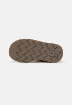 Friboo Korte Laarzen - Pink 10 Friboo Korte Laarzen - Pink -Friboo Groot Warenhuis e2b90572bfbc4a62acd1e44d6040f39e