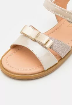 Friboo Sandalen - Off-White -Friboo Groot Warenhuis e89e32880b784ceeb83fba639c15a71b