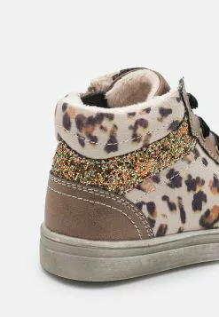 Friboo Sneakers Hoog - Bronze 11 Friboo Sneakers Hoog - Bronze -Friboo Groot Warenhuis fd4157f8e8184f338836a0605c89ba93